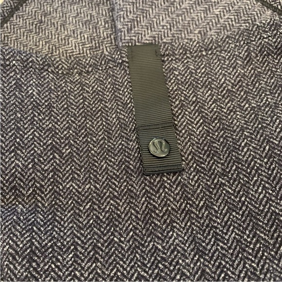 Lululemon Vinyasa Scarf in Rulu Herringbone - Picture 10 of 16